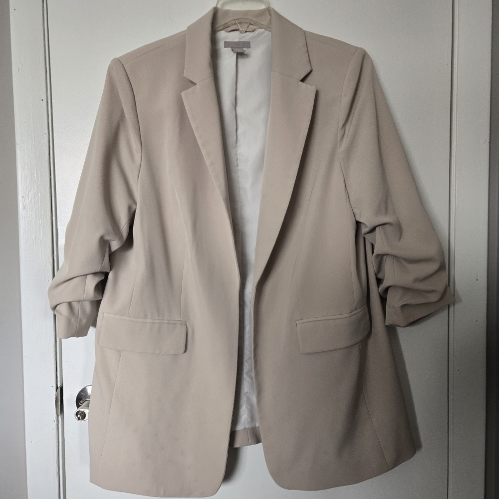 H&M Cream Ruched Sleeve Blazer – Open Front, 3/4 Sleeves